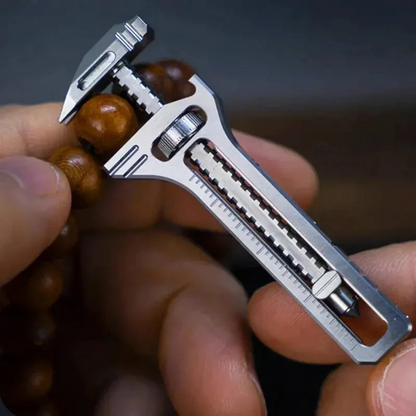 Compacte gereedschapset van titanium